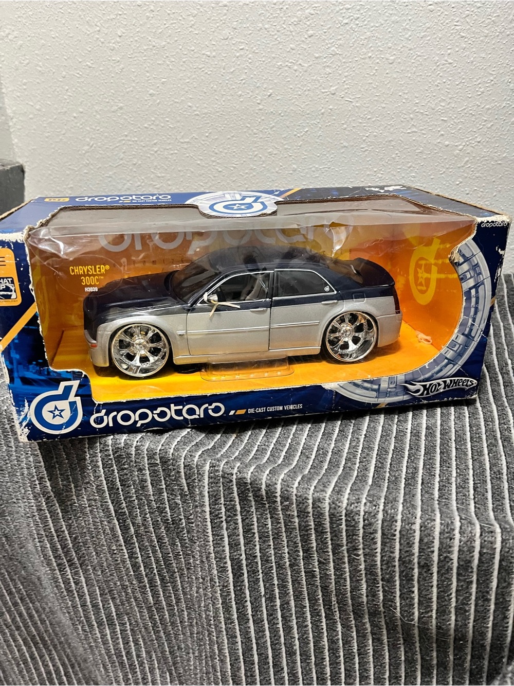 Hot Wheels Dropotaro Chrysler 300C Die-Cast Car - Black & Silver